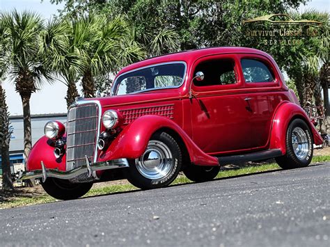 1935 ford tudor humpback sedan